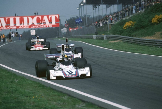 Spark 1:5 Carlos Pace #8 Martini Racing Fórmula 1 1975 capacete
