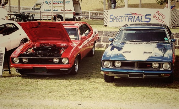 Shannons Motorshow at Geelong Revival - Motorsport Retro