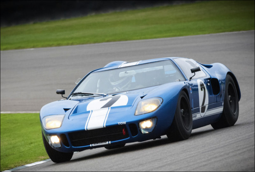 Neon Ford gt40